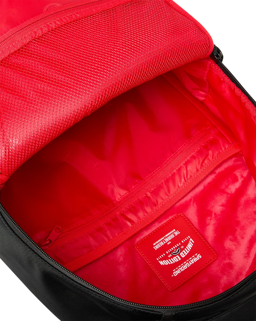 SHARK CENTRAL 2 BEYOND BACKPACK