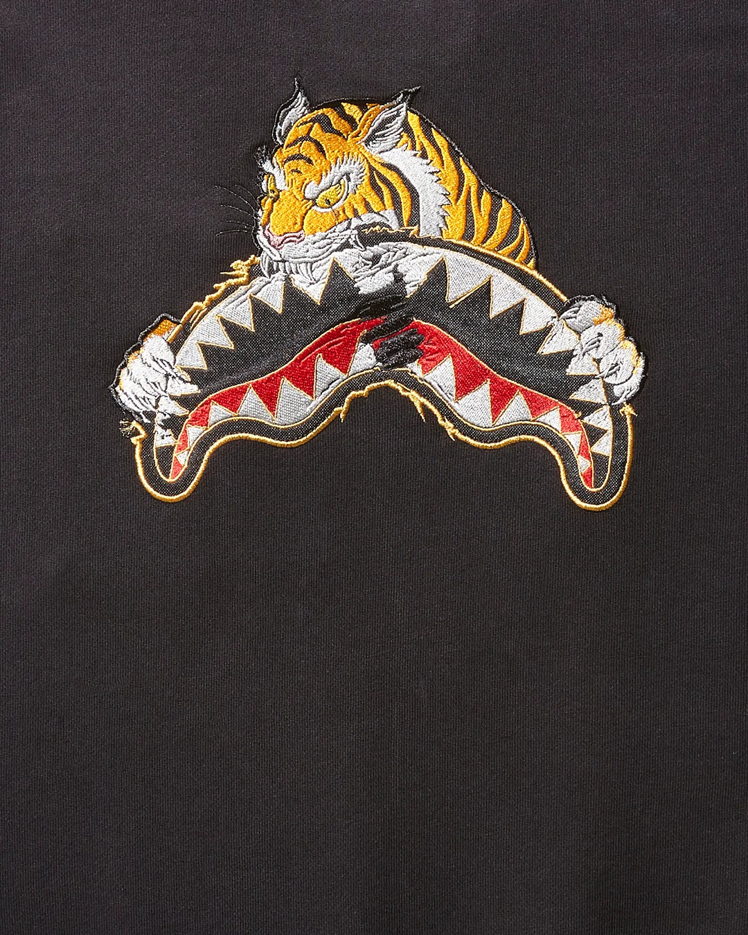 YOUTH TIGER BLACK CREW