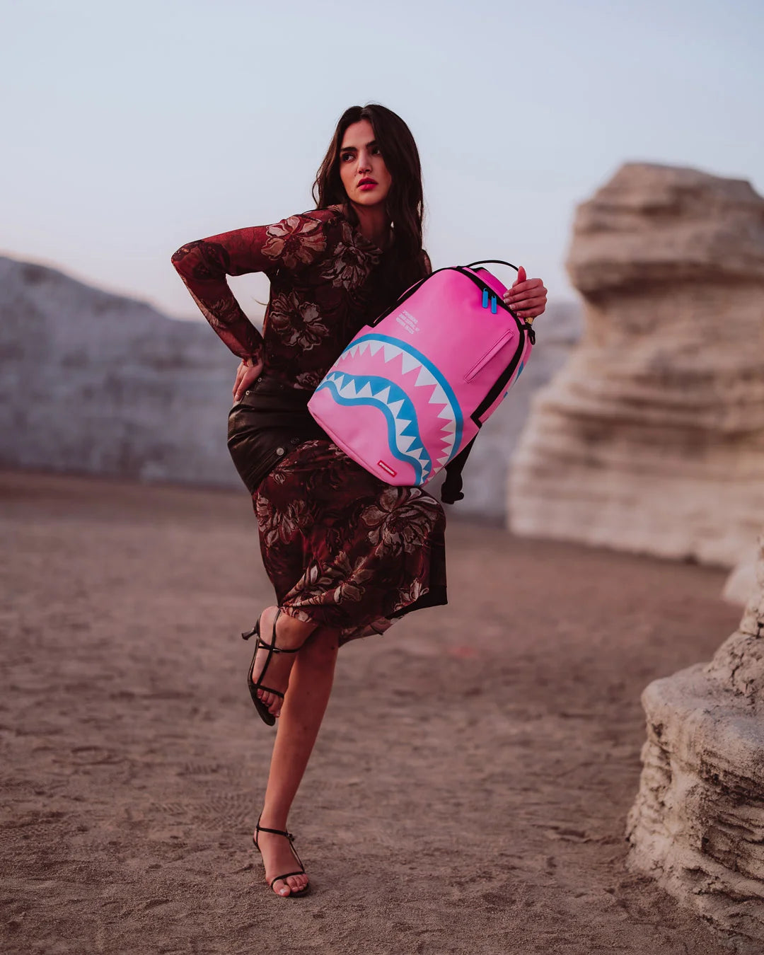 SHARK CENTRAL AMUSEMENT DLXSV BACKPACK