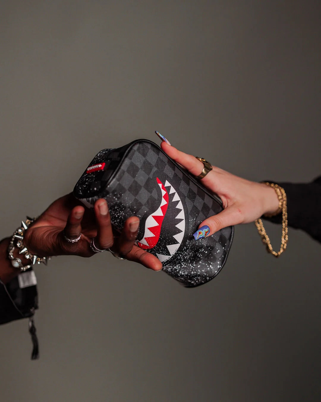 SCRIBBLE DRIBBLE CHECK POUCH