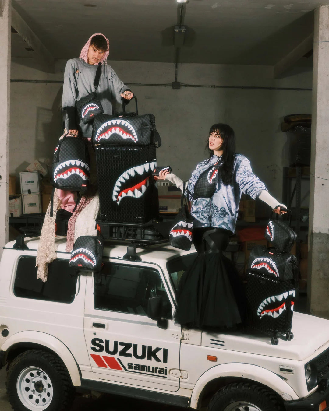 SHARKS IN PARIS HYPER PUFF TOILETRY BRICK