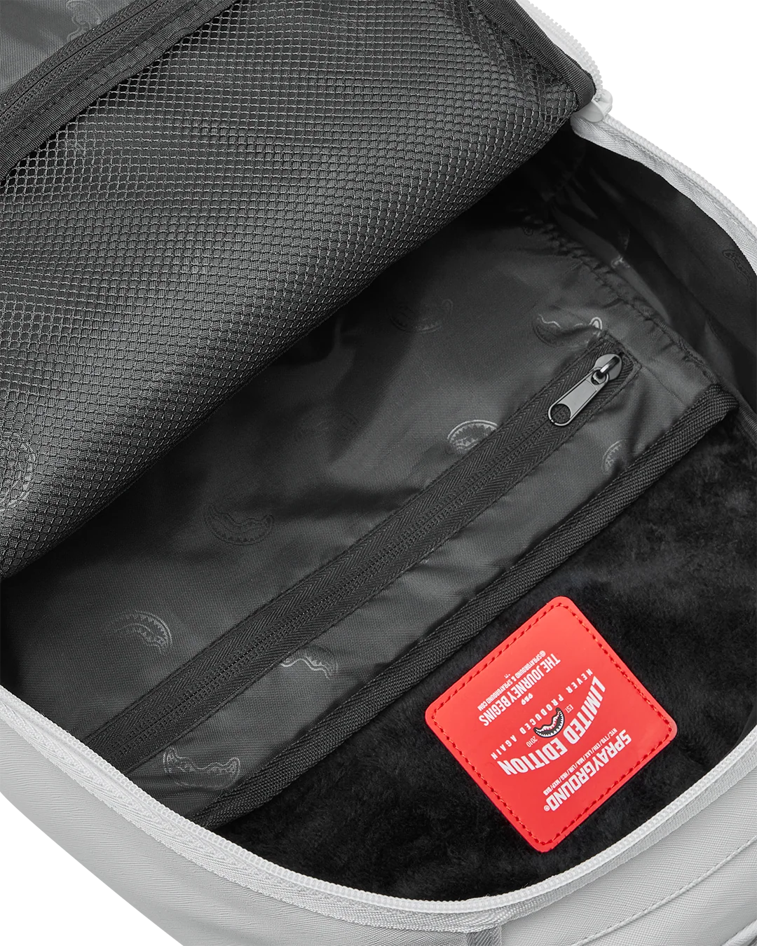 SHARK CENTRAL BACKPACK WHT/WHT (DLXV)