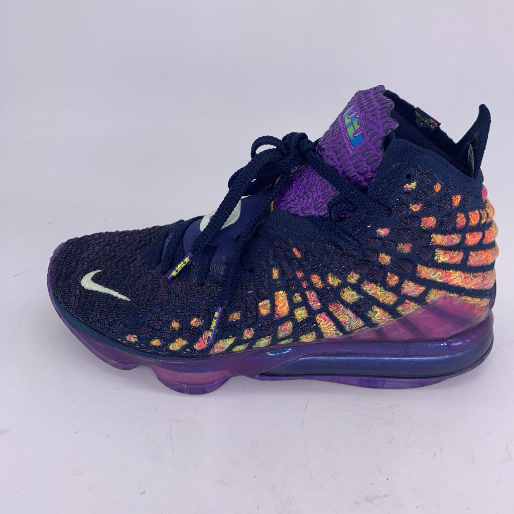 Nike LeBron 17 Shoes