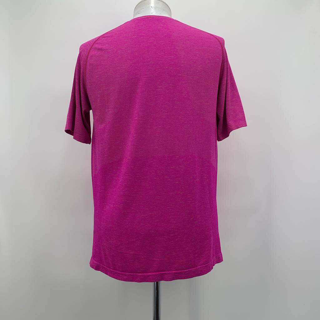 Lululemon T-Shirt