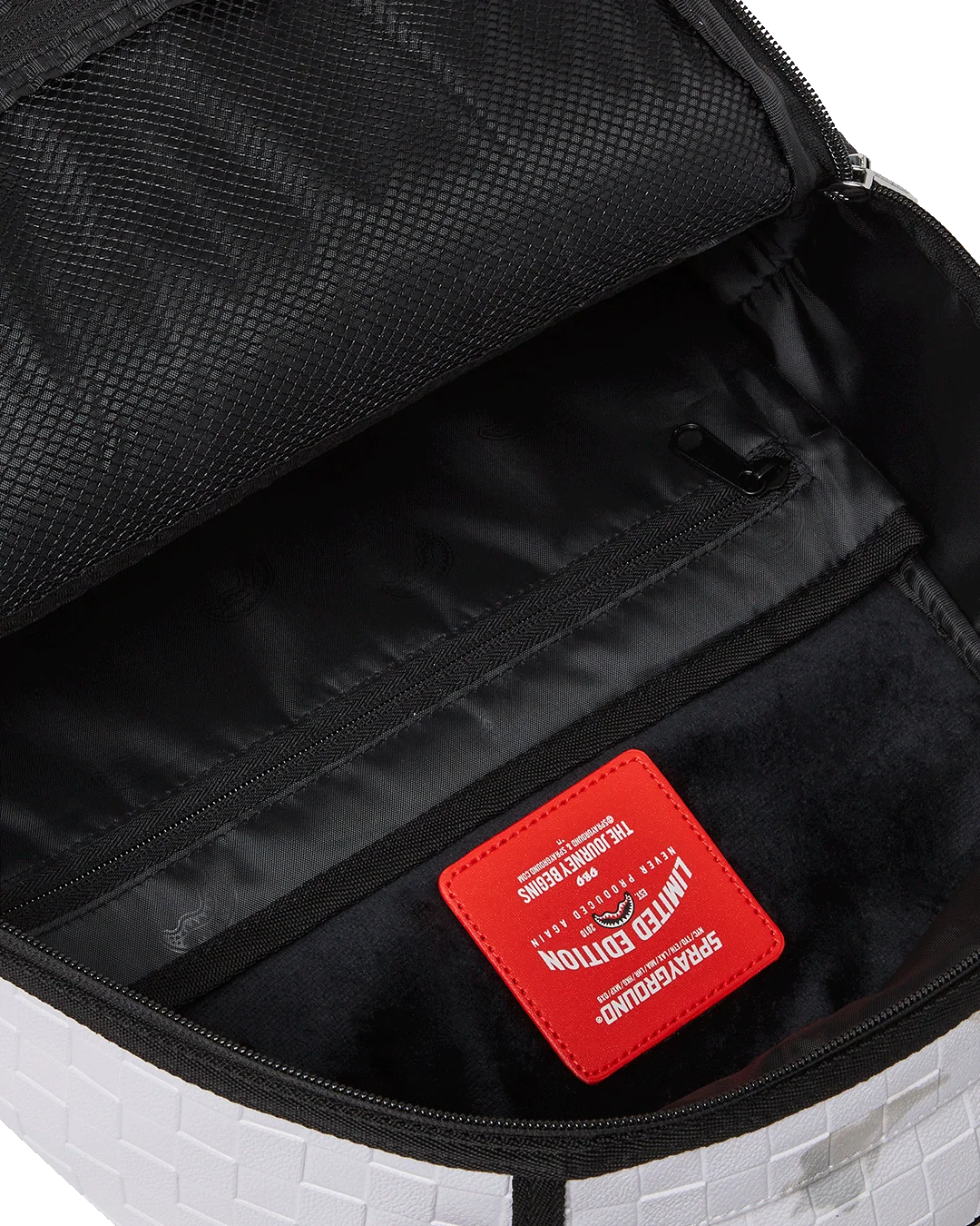 PIXEL SMOKE DLXSV BACKPACK